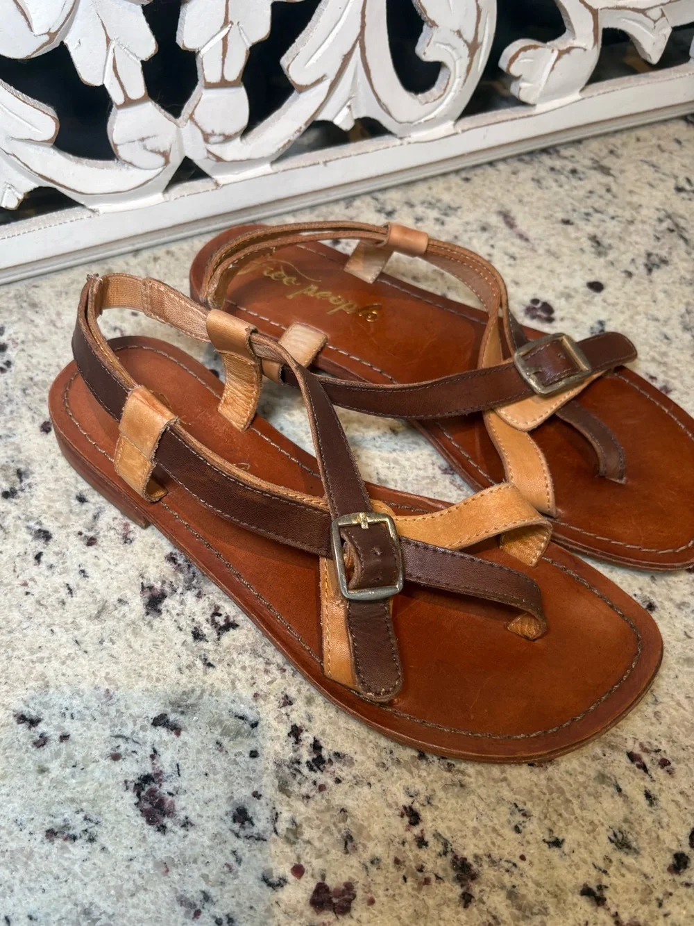 Free People La Risa Two-Tone Leather Strappy Flat Sandals Size 37.5 - Picture 4 of 12